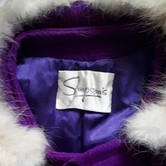 VTG | Winter Topcoat with Fur Collar - Picture 13 of 16